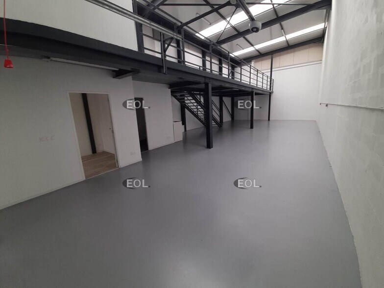 Light Industrial in Choisy-le-Roi to rent - Interior Photo - Image 2 of 5