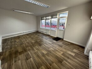 5 Beaumont Rd, Plymouth to rent Interior Photo- Image 1 of 5