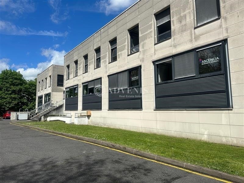 Office in Lognes to rent Building Photo- Image 1 of 13