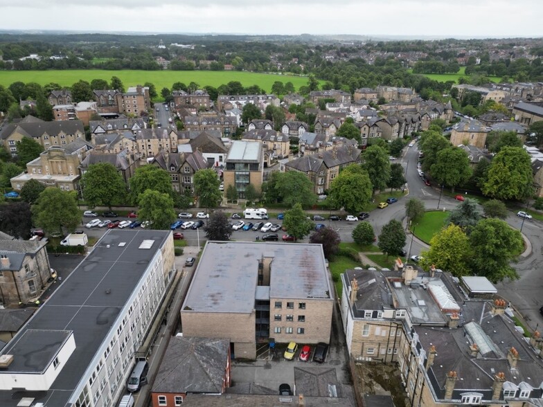 27-33 Victoria Avenue, Harrogate for rent - Building Photo - Image 2 of 4