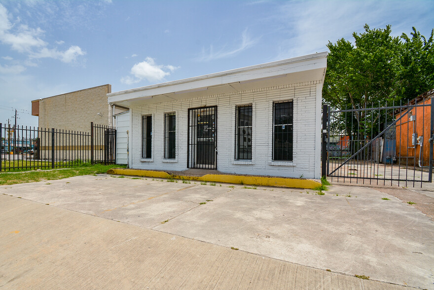 1804 N Main St, Houston, TX for rent - Building Photo - Image 2 of 14