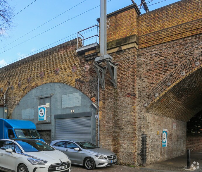 29-41 Castle Mews, London to rent - Primary Photo - Image 1 of 7
