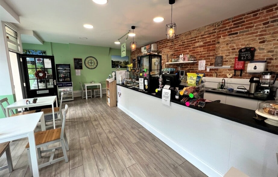 14-16 Castle St, Christchurch for sale - Interior Photo - Image 3 of 5