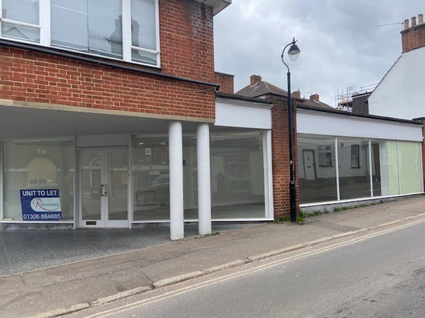 180 High St, Dorking to rent Building Photo- Image 1 of 4