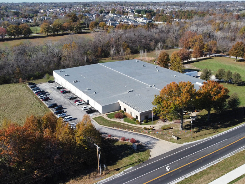 1780 S Buckner Tarsney Rd, Grain Valley, MO for rent - Building Photo - Image 1 of 3