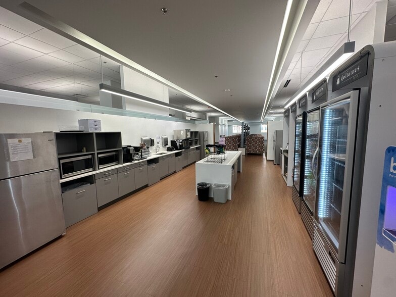 150 Peabody Pl, Memphis, TN to rent - Interior Photo - Image 2 of 25