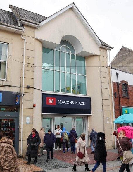 John St, Merthyr Tydfil to rent - Building Photo - Image 3 of 6