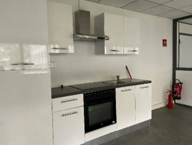Office in Villeurbanne for sale Interior Photo- Image 1 of 8