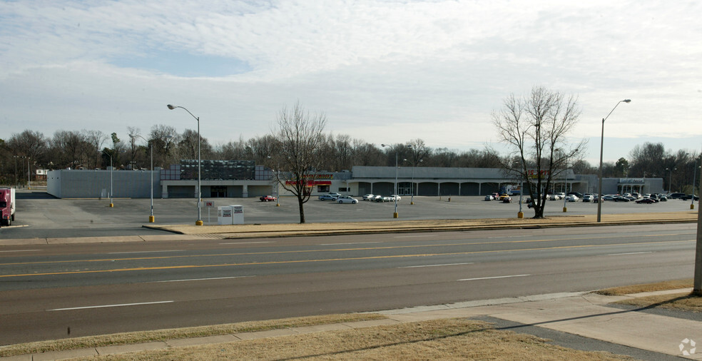 3250-3278 Austin Peay Hwy, Memphis, TN for rent - Building Photo - Image 2 of 6