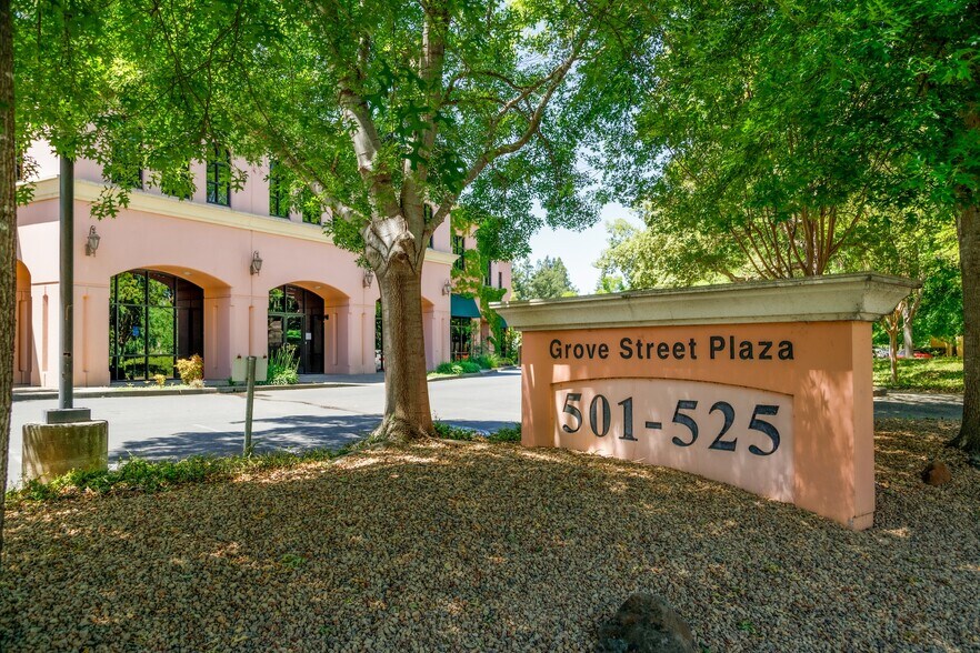 525 Grove St, Healdsburg, CA for rent - Building Photo - Image 1 of 6