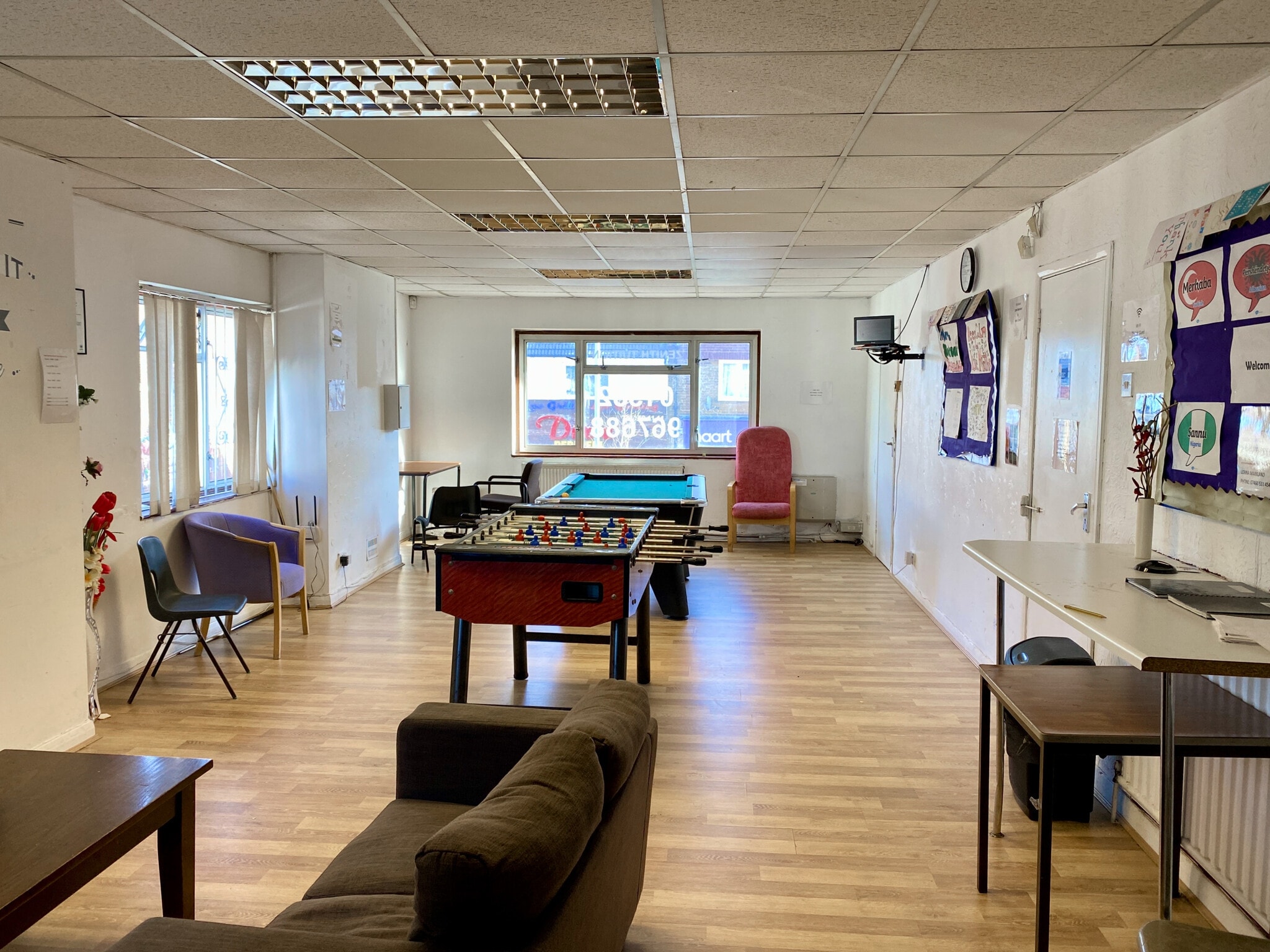 183-185 Marsh Rd, Luton to rent Interior Photo- Image 1 of 2