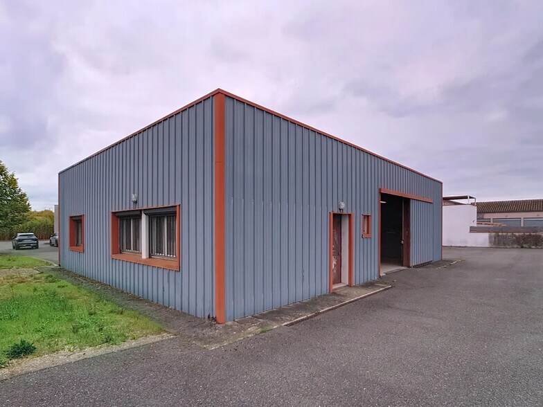 Light Industrial in Fontenilles for sale - Building Photo - Image 2 of 15