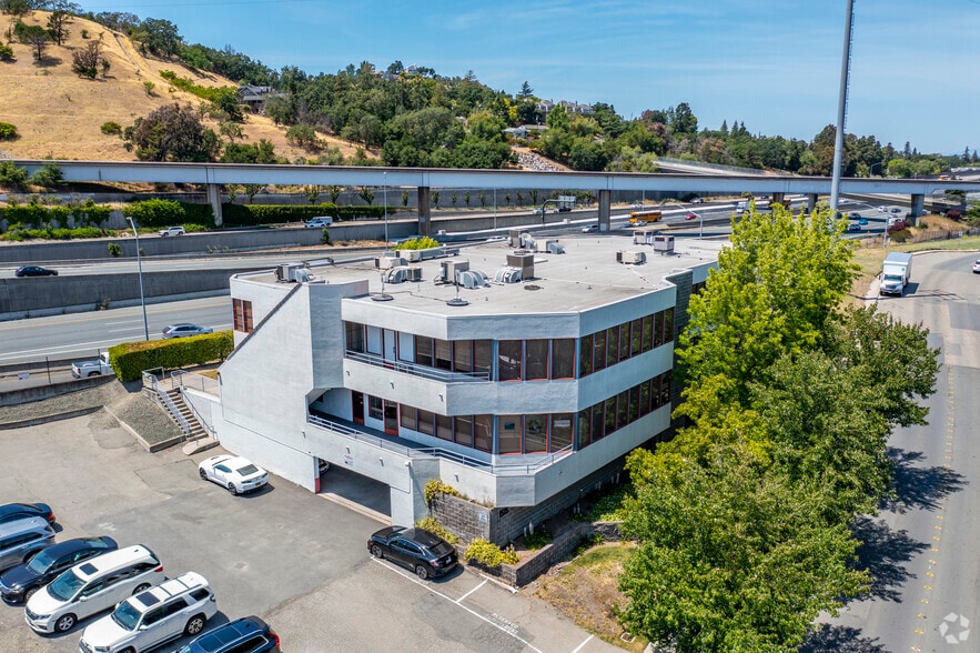 1515 Oakland Blvd, Walnut Creek, CA for rent - Aerial - Image 3 of 7