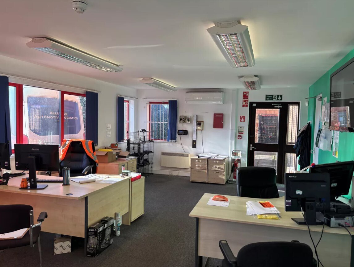 Keen Rd, Cardiff to rent Interior Photo- Image 1 of 6