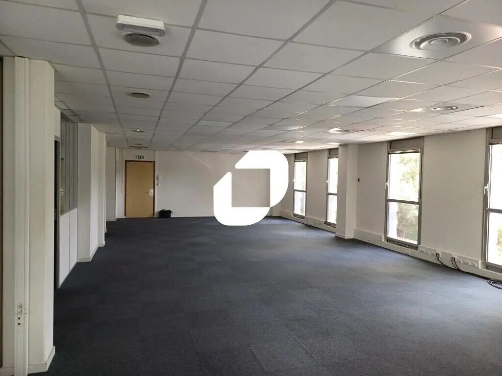 Location Bureaux 203 m² - Photo 1