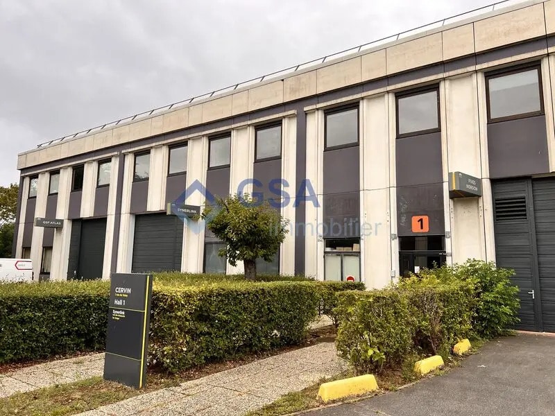 Location Bureaux 213 m² - Photo 1