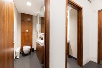 21-35 Wellington St, London to rent Interior Photo- Image 2 of 6