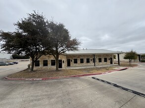 1011 S Heatherwilde Blvd, Pflugerville, TX for rent Building Photo- Image 1 of 6