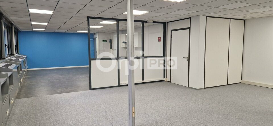 19 Rue Louis Guérin, Villeurbanne to rent - Interior Photo - Image 3 of 10