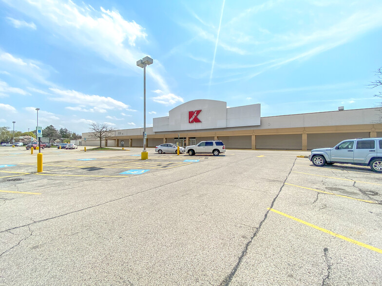 1155 E Oakton St, Des Plaines, IL for sale - Building Photo - Image 1 of 1