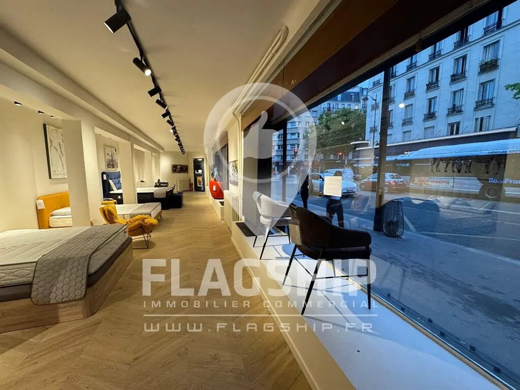 Location Commerce 121 m² - Photo 1