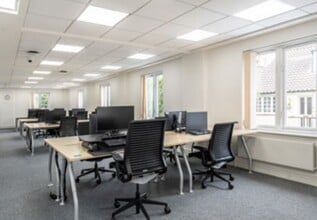 Lower Teddington Rd, Kingston Upon Thames to rent Interior Photo- Image 2 of 12