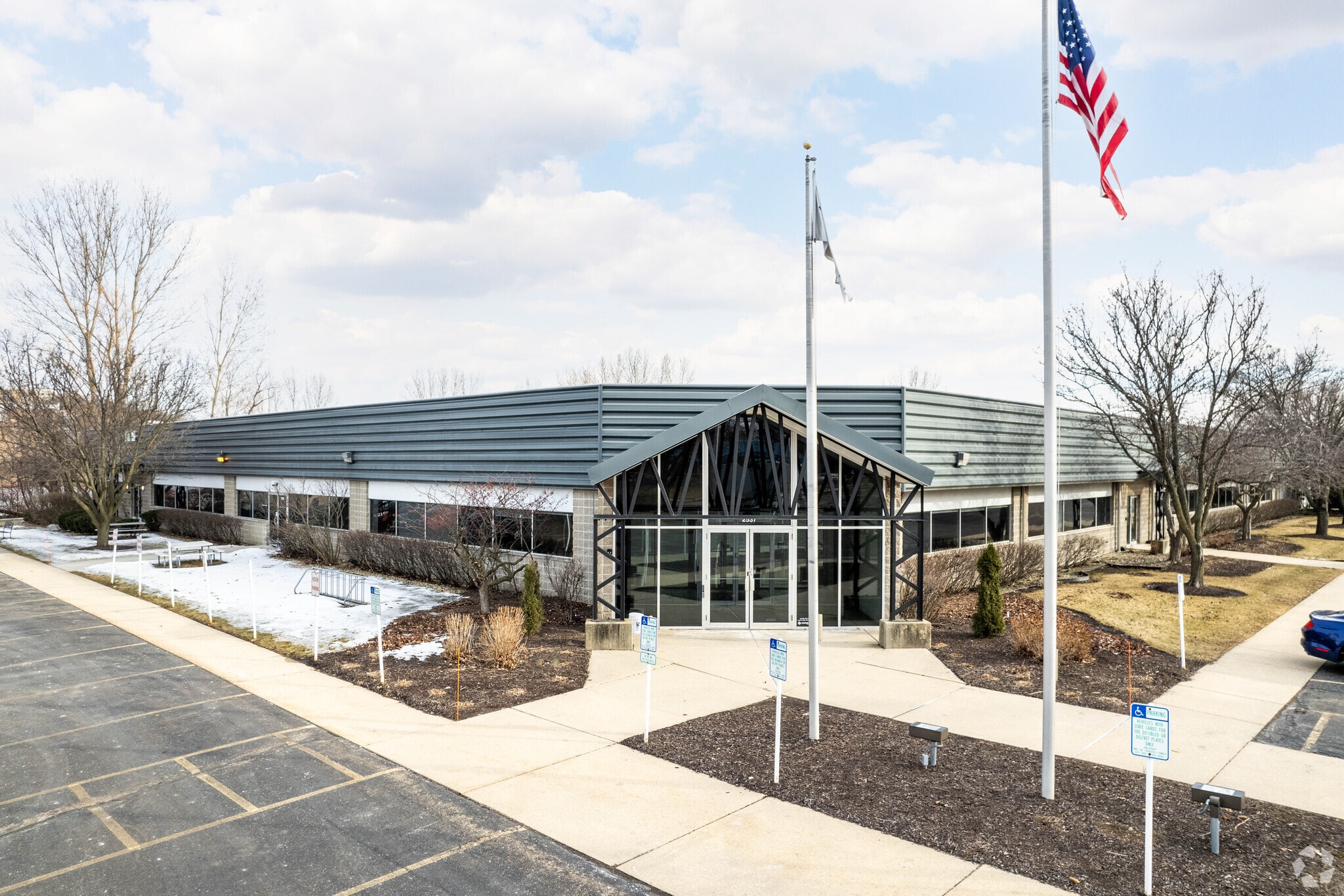 2537 Daniels St, Madison, WI to rent Primary Photo- Image 1 of 16