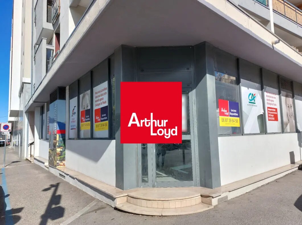 Retail in Aubagne to rent Building Photo- Image 1 of 8