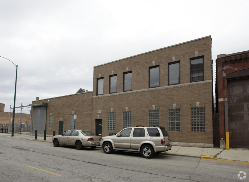 1612 W Fulton St, Chicago, IL for rent - Building Photo - Image 2 of 2