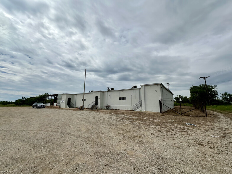 4686 Tx-114 Hwy, Rhome, TX for rent - Building Photo - Image 3 of 19