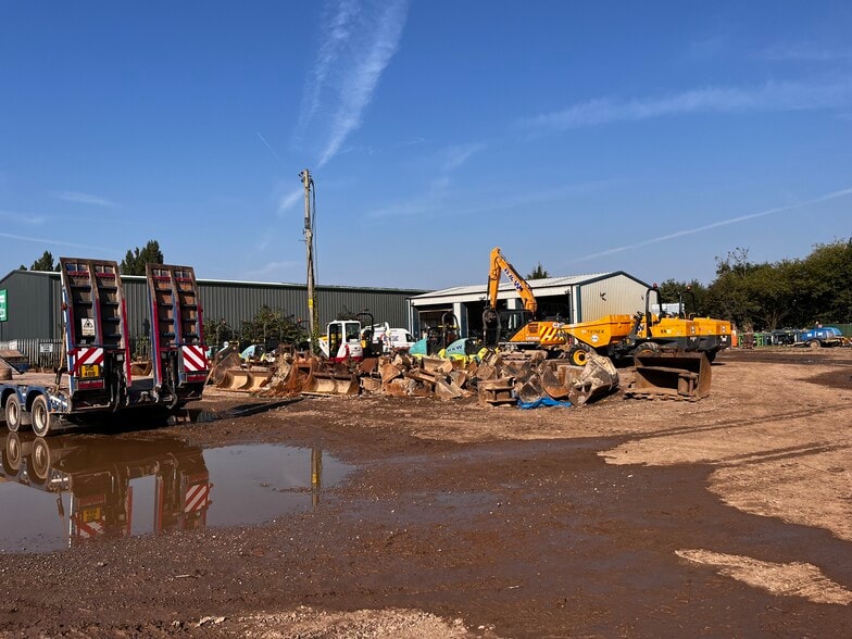 61 Manchester Rd, Northwich for sale - Primary Photo - Image 1 of 4