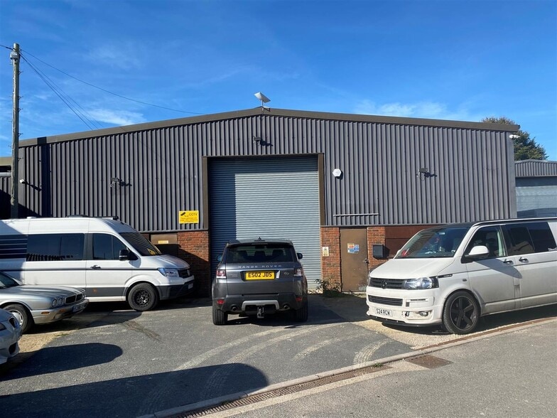 8 Seymer Close, Shillingstone for sale - Building Photo - Image 2 of 2