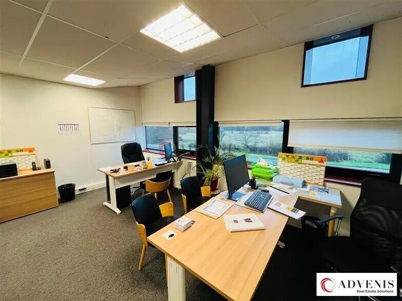 Office in Mérignac to rent - Interior Photo - Image 3 of 11