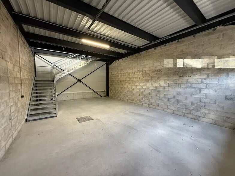 Light Industrial in Épinay-sur-Seine to rent - Interior Photo - Image 2 of 7
