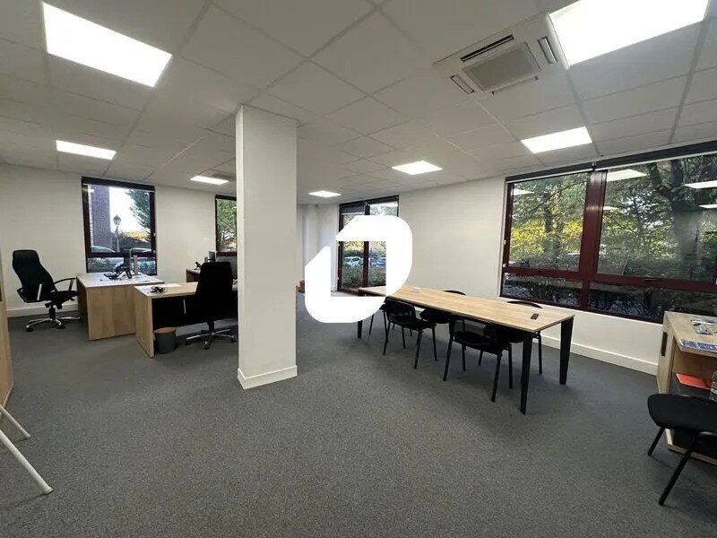 Office in Saint-Germain-en-Laye to rent Interior Photo- Image 1 of 9