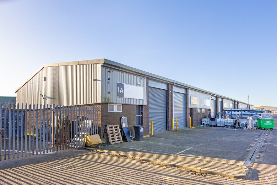 Burma Dr, Hull to rent - Building Photo - Image 1 of 7