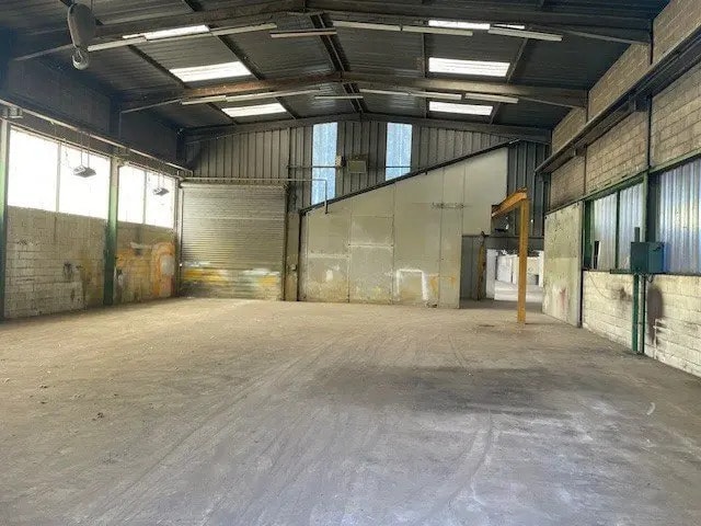 Vente Local d'activités 370 m² - Photo 1