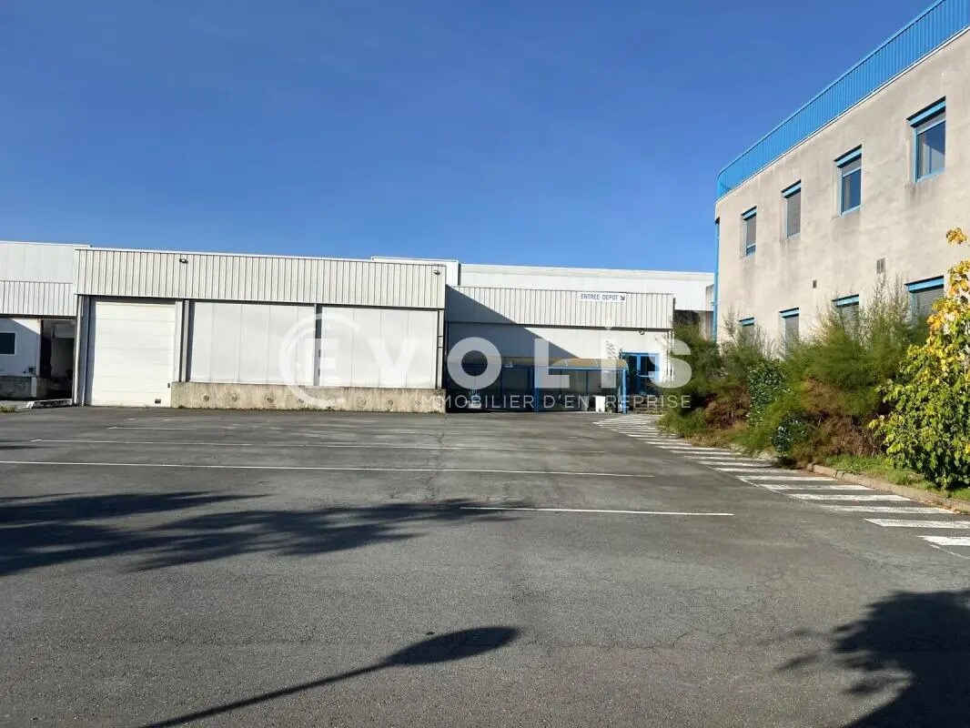 Light Industrial in CIVRIEUX-D'AZERGUES for sale Building Photo- Image 1 of 17