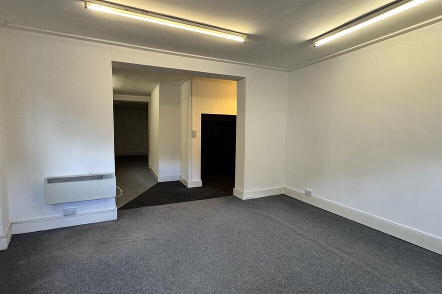 76 Station Rd, Gateshead to rent - Building Photo - Image 2 of 8