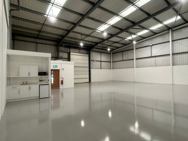 Bilton Way, Luton to rent Interior Photo- Image 1 of 3