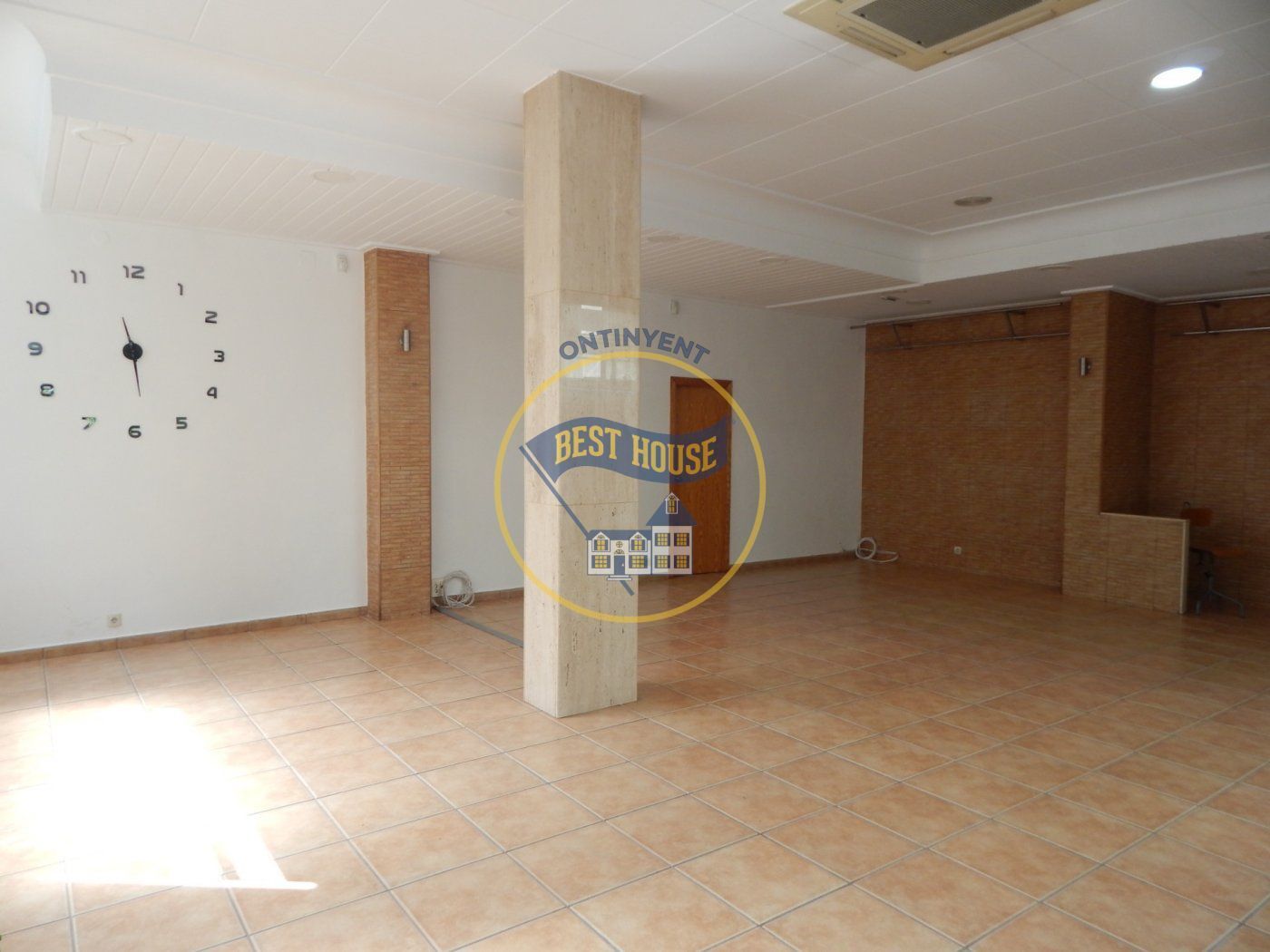 Retail in Ontinyent, Valencia to rent Building Photo- Image 1 of 9