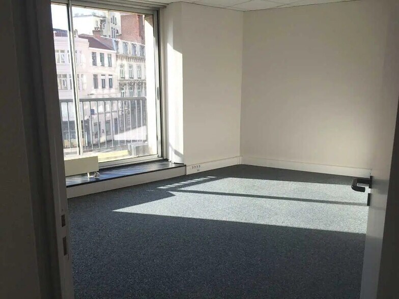 Office in Lille to rent - Interior Photo - Image 3 of 4
