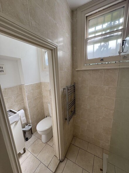 52 Honor Oak Park, London to rent - Building Photo - Image 2 of 6