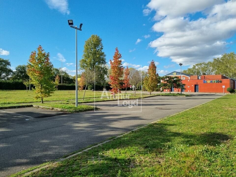 Land in Lisses for sale Building Photo- Image 1 of 5