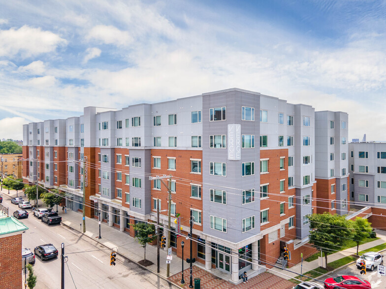 165 W McMillan St, Cincinnati, OH for rent - Building Photo - Image 1 of 29