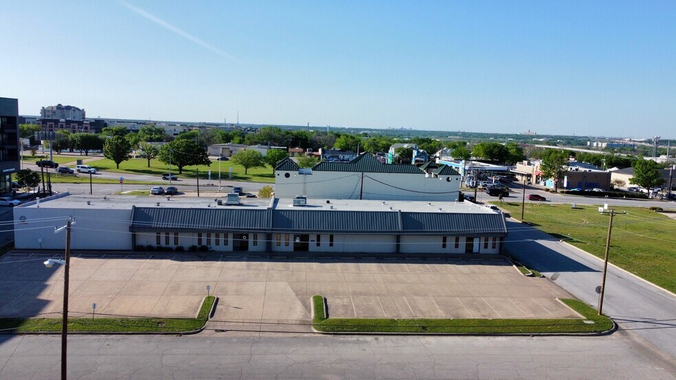 1107 E 1st St, Fort Worth, TX for sale - Building Photo - Image 1 of 1