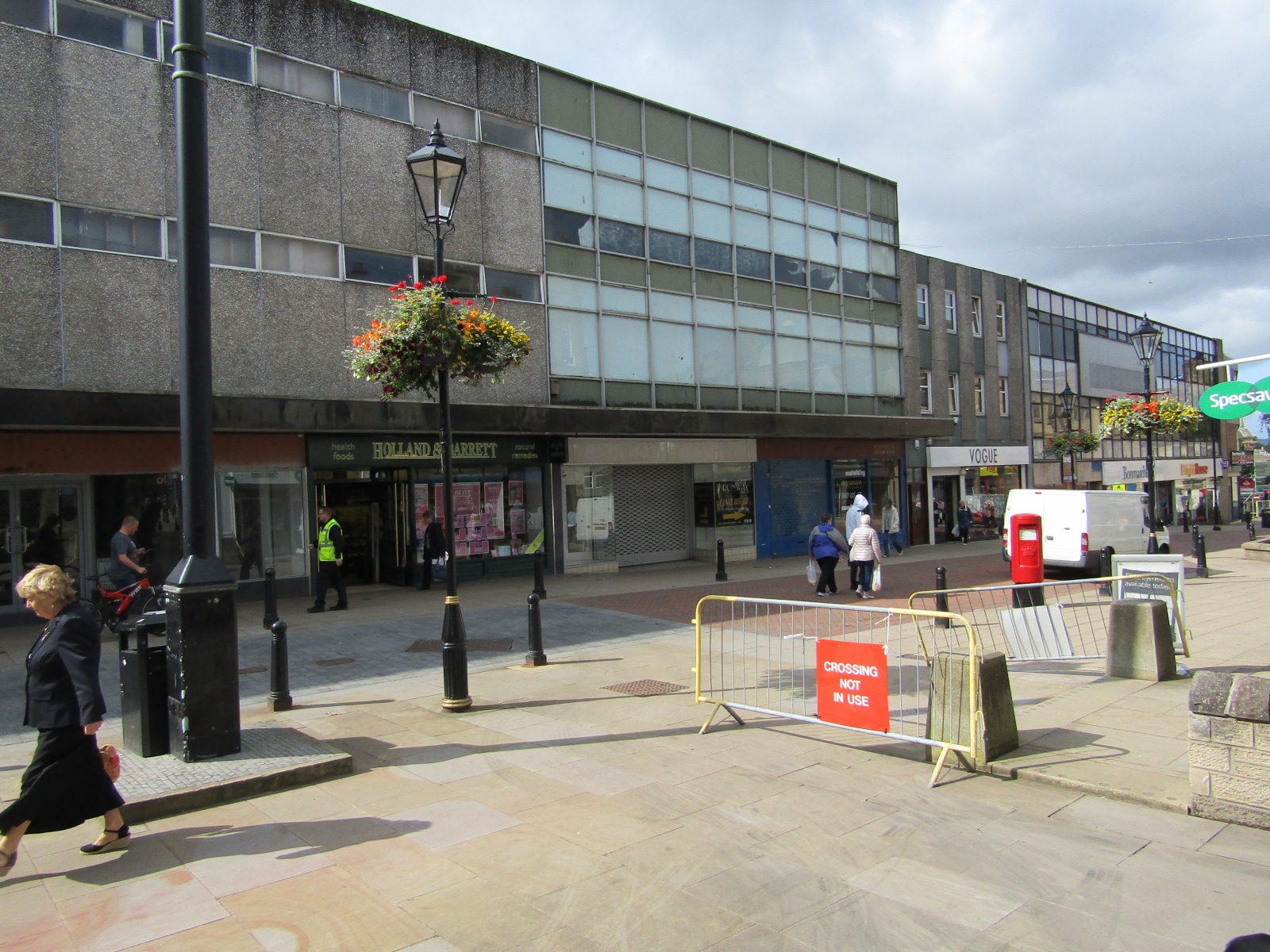 43-49 High St, Falkirk to rent Primary Photo- Image 1 of 8