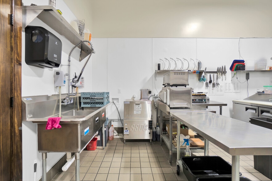 1136 Main St, Commerce, TX for sale - Interior Photo - Image 3 of 20