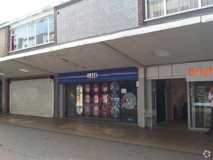 1-23 Market Pavement, Basildon to rent - Building Photo - Image 3 of 13