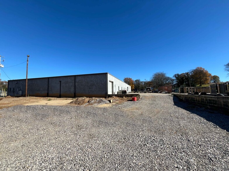 4601 Messer Airport Hwy, Birmingham, AL for rent - Building Photo - Image 1 of 15